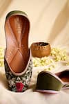 Buy_Amaryllis For Her_Green Zardozi Pakeezah Rosa Embroidered Juttis _at_Aza_Fashions