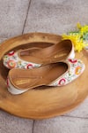 Amaryllis For Her_Off White Gota Phulkari Embroidered Juttis _Online_at_Aza_Fashions