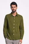 Shop_Terra Luna_Green Handloom Cotton Twill Solid Alto Front Button Plain Shirt _at_Aza_Fashions