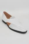 Buy_BUBBER COUTURE_Off White Walter Almond Toe Peshawari Sandal _at_Aza_Fashions