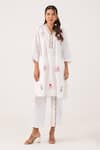 Buy_Ekavira_White Poplin Embroidery Floral V Neck Vedika Kurta With Pant _at_Aza_Fashions