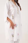 Buy_Ekavira_White Poplin Embroidery Floral V Neck Vedika Kurta With Pant 