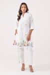 Buy_Ekavira_White Poplin Embroidery Dragonfly Notched Neck Shakti Kurta With Pant _at_Aza_Fashions