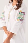 Ekavira_White Poplin Embroidery Floral Round Neck Reva Kurta With Pant _at_Aza_Fashions