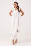 Buy_Ekavira_White Poplin Embroidery Floral V Neck Tulika Kurta With Pant _at_Aza_Fashions