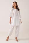 Buy_Ekavira_White Poplin Placement Embroidery Floral Round Neck Kanti Kurta With Pant _at_Aza_Fashions