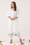 Buy_Ekavira_White Poplin Embroidery Dragonfly Notched Neck Maya Kurta With Pant _at_Aza_Fashions