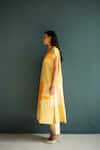 Buy_Oja_Yellow Handloom Silk Chanderi Embroidered Gradient Graphic Kurta With Pant _Online_at_Aza_Fashions