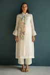 Buy_Oja_Ivory Handloom Linen Hand Embroidery Floral Collared Bloom Kurta And Pant Set _at_Aza_Fashions