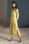 Buy_Oja_Yellow Handloom Linen Hand Embroidery Floral V Neck Tunic With Pant 