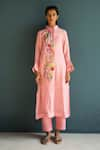 Buy_Oja_Pink Handloom Linen Hand Embroidery Floral Collared Neck Kurta With Pant _at_Aza_Fashions