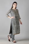 Buy_Sheeshakari_Grey Silk Embroidered Mirror Notched And Resham Kurta Pant Set _Online_at_Aza_Fashions