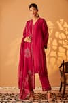 Buy_Bo tree_Pink Abu Dai Silk Embroidery Thread Patchwork V Saher E Dil Placement Kurta Set _at_Aza_Fashions