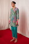 Buy_Chrkha_Green Chanderi Silk Hand Embroidered Paisley Floral Print Short Kurta And Pant Set _Online_at_Aza_Fashions