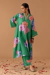 Buy_Juanita by Shubhda_Green Handwoven Chanderi Printed Fleur V Neck Kaftan Kurta And Pant Set _at_Aza_Fashions