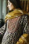 Buy_Shorshe Clothing_Gold Tissue Embellished Lace Mukesh Checkered Dupatta 