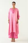 Shivani Bhargava_Pink Silk With Gold Weave Embroidered Thread Notched Damani Asymmetric Kurta _Online_at_Aza_Fashions