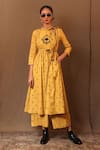 Buy_MATI_Yellow 100% Cotton Embroidery Thread Round High Neck Spade Anarkali Set 