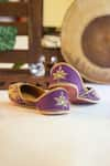 Buy_Amaryllis For Her_Purple Zari Gulmohar Embroidered Juttis 