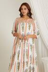 Makaan.51_Pink Cotton Butta Notched V Floral Hand Block Print Kurta With Pant _Online_at_Aza_Fashions