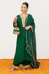 Buy_Daljit Sudan_Green Crepe Embroidered Pop Tilla V-neck Kurta Pant Set _at_Aza_Fashions