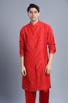 Char Chaand_Red Cotton Embroidery Thread Floral Kurta Set _at_Aza_Fashions