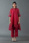 Buy_Oja_Maroon Japanese Quash Embroidery Sequins Collared Placement Tunic With Pant _at_Aza_Fashions