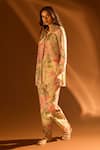 Samyukta Singhania_Peach Tissue Collared Floral Pattern Kurta And Straight Pant Set _Online