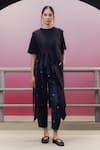 Buy_Kavya Singh Kundu_Black Handwoven Mulberry Silk And Cotton Embroidered Flash Fringed Overlay T-shirt _at_Aza_Fashions