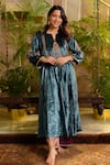 Buy_OMI_Blue Velvet Hand Embroidered Floral Notched Round Kurta With Pant _at_Aza_Fashions