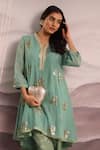 Buy_OMI_Blue Chanderi Embroidery Stripe Tissue V-neck Sequin High Low Kurta With Pant 