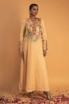 Buy_Sitaraa_Peach Chanderi Woven Floral V Neck Mahima Kurta And Pant Set _at_Aza_Fashions