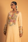 Sitaraa_Peach Chanderi Woven Floral V Neck Mahima Kurta And Pant Set _Online_at_Aza_Fashions