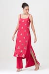 Buy_Sitaraa_Pink Natural Crepe Silk Embroidery Floral Scoop Neck Seher Motif Kurta Pant Set _Online_at_Aza_Fashions