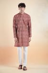 Aryavir Malhotra_Maroon Jacquard Paisley Pattern Straight Kurta _Online_at_Aza_Fashions