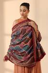 Buy Dusala Multi Color Anhiga Paisley Handwoven Kalamkari Artwork Shawl Online at Aza Fashions Buy_Dusala_Multi Color Anhiga Paisley Handwoven Kalamkari Artwork Shawl _Online_at_Aza_Fashions