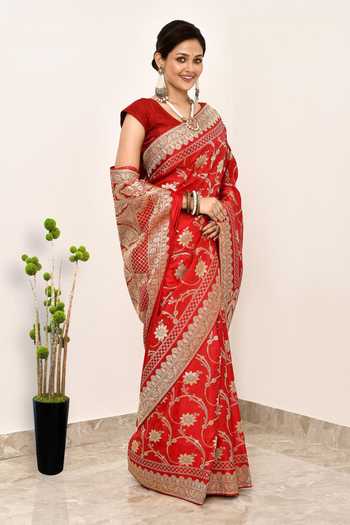 Naaritva Banaras_Red Silk Zari Ornate Bloom Woven Banarasi Saree With Running Blouse _Online_at_Aza_Fashions