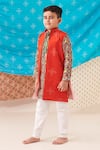 Buy_CUTE COUTURE_Red Silk Print Bandhani Bloom Bundi Kurta Set _at_Aza_Fashions