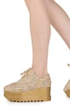 Buy_Anaar_Rose Gold Embellished Noorani Sadi Floral Embroidered Wedge Sneakers 