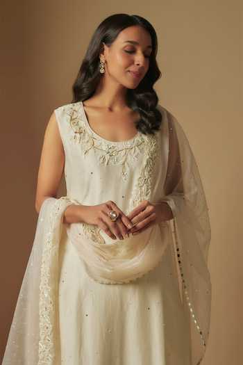 Buy_Asaga_Ivory Organza, Chanderi, Muslin Embroidery, Floral Cutdana Kurta Pant Set _Online_at_Aza_Fashions