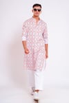 Buy_studio error_White Cotton Satin Printed Scribble Abstract Stripe Kurta _at_Aza_Fashions