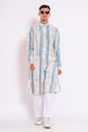 Buy_studio error_White Cotton Silk Printed Texture Paint Brush Kurta _at_Aza_Fashions