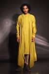 Buy_studio error_Yellow Cotton Silk Solid Asymmetric Draped Layered Kurta _at_Aza_Fashions