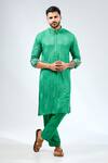 Buy_Rabani & Rakha_Emerald Green Georgette Embroidered Thread Kurta With Pant _at_Aza_Fashions