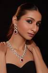 Buy_Vivinia By Vidhi Mehra_Red Zari Stone Embellished Chain Link Necklace Set _at_Aza_Fashions