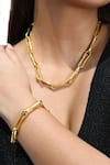 Buy_Arvino_Gold Plated Sculpted Clip Necklace _at_Aza_Fashions