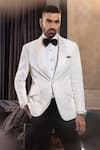 Buy_AMIT ARORA_White Cotton Velvet Solid Single Breasted Blazer _at_Aza_Fashions