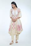 Samyukta Singhania_Cream Banarasi Chanderi Silk Floral Round Pattern Kurta With Pant _at_Aza_Fashions