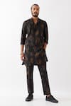 Buy_Son Of A Noble Snob_Black Linen Carson Meteor Kurta With Trousers _at_Aza_Fashions