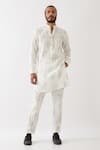 Buy_Son Of A Noble Snob_White Linen Carson Meteor Pintuck Kurta With Trousers _at_Aza_Fashions